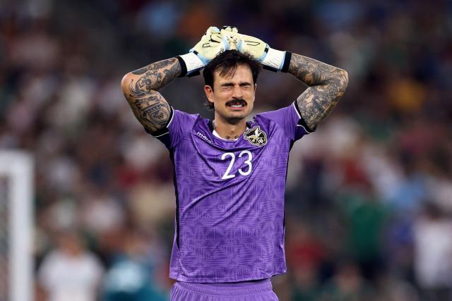 Bolivia's goalkeeper #23 Guillermo Viscarra reacts during the 2026 FIFA World Cup qualifiers final playoff football match between Iraq and Bolivia at the BBVA Stadium in Guadalupe, Nuevo Leon state, Mexico, on March 31, 2026. (Photo by Julio Cesar AGUILAR / AFP)