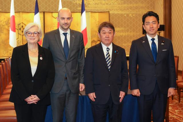 (L to R) Catherine Vautrin, French Minister for the Armed Forces and Veterans Affairs of the France, Jean-Noel Barrot, French Minister for Europe and Foreign Affairs, pose with Motegi Toshimitsu, Japanese Minister for Foreign Affairs, and Koizumi Shinjiro, Japanese Defence Minister, prior to their meeting at Iikura Guest House in Tokyo on April 1, 2026. (Photo by Rodrigo Reyes Marin / POOL / AFP)