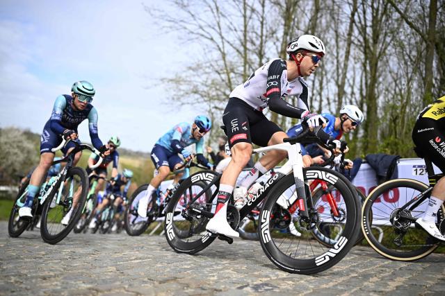 Belgium's cyclist Florian Vermeersch of UAE Team Emirates-XRG competes in the men's elite race of the Dwars door Vlaanderen - A travers la Flandre cycling race, 184.6km from Roeselare to Waregem, in Waregem on April 1, 2026. (Photo by JASPER JACOBS / Belga / AFP) / Belgium OUT