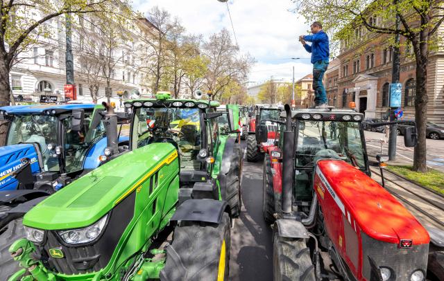 Framers protest in Vienna on April 1, 2026. A convoy of 300 tractors rolled through Vienna urging restaurants and supermarkets to label the origin of ingredients. (Photo by Joe Klamar / AFP)