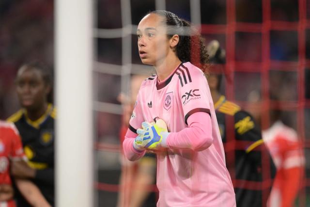 Manchester United's US goalkeeper #91 Phallon Tullis-Joyce reacts during the UEFA Women's Champions League, Quarter Final second-leg football match between FC Bayern Munich and Manchester United in Munich on April, 1 2026. (Photo by Markus FISCHER / AFP)
