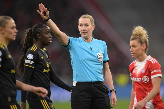 Swedish referee Tess Olofsson during the UEFA Women's Champions League, Quarter Final second-leg football match between FC Bayern Munich and Manchester United in Munich on April, 1 2026. (Photo by Markus FISCHER / AFP)