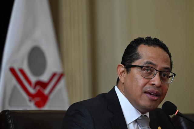 The President of the National Jury of Elections, Roberto Burneo Bermejo, speaks during a press conference to the Peruvian Association of Foreign Press in Lima on April 1, 2026. Peru will hold presidential elections on April 12. (Photo by Ernesto BENAVIDES / AFP)