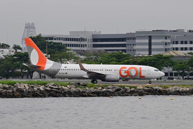 (FILES) A plane of Brazilian airline Gol prepare to take off at Santos Dumont airport in Rio de Janeiro, Brazil, on January 22, 2026. Brazilian airlines warned on April 1, 2026, that the more than 50% increase in fuel prices due to the impact of the war in the Middle East will have “severe consequences” for the availability of air travel in the country. (Photo by Pablo PORCIUNCULA / AFP)
