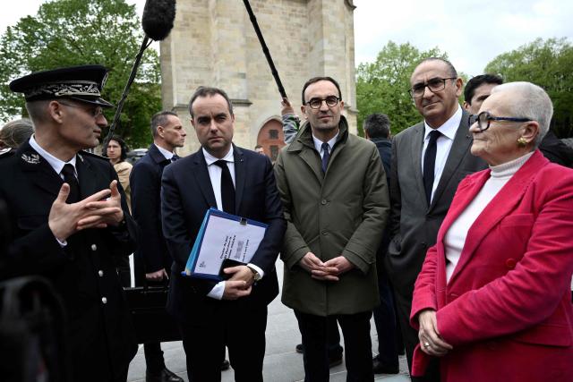 Mayor of Bordeaux Thomas Cazenave (C), France's Prime Minister Sebastien Lecornu (2nd L), France's Interior Minister Laurent Nunez (2nd R) and France's Urbanity and Decentralisation Minister Francoise Gatel (R) Listen to the presentation of the ERMES system for securing urban transport in Bordeaux on April 2, 2026. (Photo by Philippe Lopez / POOL / AFP)