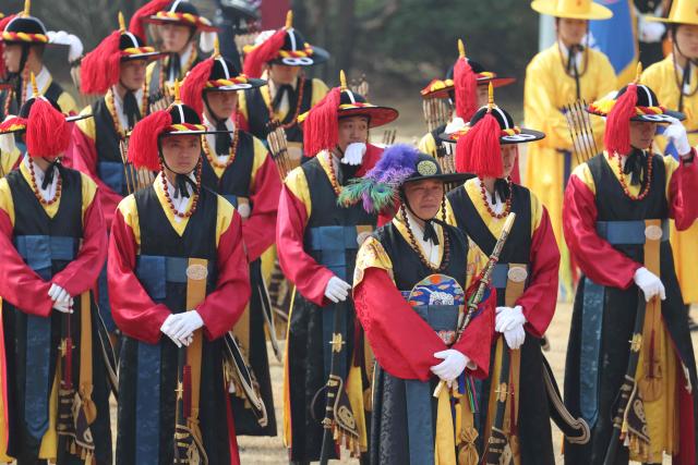 Members of the South Korean Presidential Guard of Honor participate in the official welcoming ceremony for French President Emmanuel Macron at the Blue House in Seoul on April 3, 2026. (Photo by Ludovic MARIN / AFP)