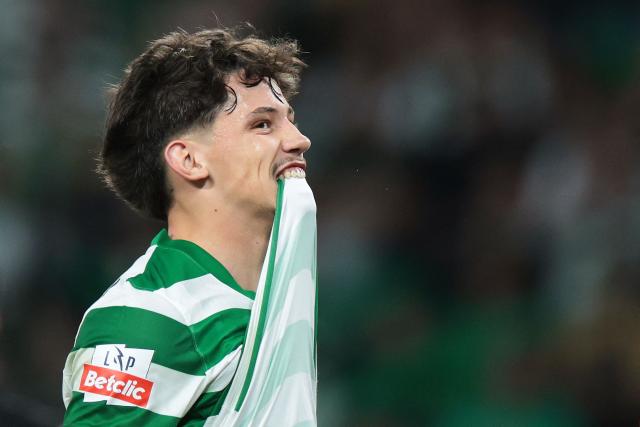 TOPSHOT - Sporting Lisbon's Portuguese forward #90 Rafael Nel reacts during the Portuguese League football match between Sporting CP and CD Santa Clara at Jose Alvalade stadium in Lisbon on April 3, 2026. (Photo by PATRICIA DE MELO MOREIRA / AFP)