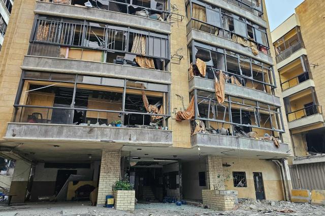 This photograph shows the damage at the site of an Israeli airstrike in the Haret Hreik neighbourhood of Beirut’s southern suburbs, on April 4, 2026. The Israeli military said on April 3, it had struck more than 3,500 targets across Lebanon in the month since fighting with Iran-backed Hezbollah militants. Lebanon was drawn into the Middle East war on March 2 when Hezbollah launched attacks on Israel to avenge the killing of the Iranian leader. Israel has responded with broad strikes across Lebanon and a ground offensive. (Photo by AFP) / 
