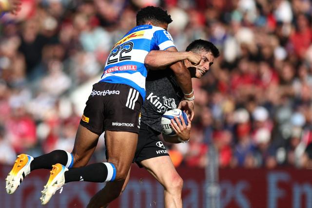Toulon's Argentine fly-half Tomas Albornoz is tackled by Stormers' South African fly-half Sacha Feinberg-Mngomezulu during the European Rugby Champions Cup round of 16 rugby union match, between the Rugby Club Toulonnais (RCT) and the Stormers (Western Province) at the Stade Mayol in Toulon on April 4, 2026. (Photo by Clement MAHOUDEAU / AFP)