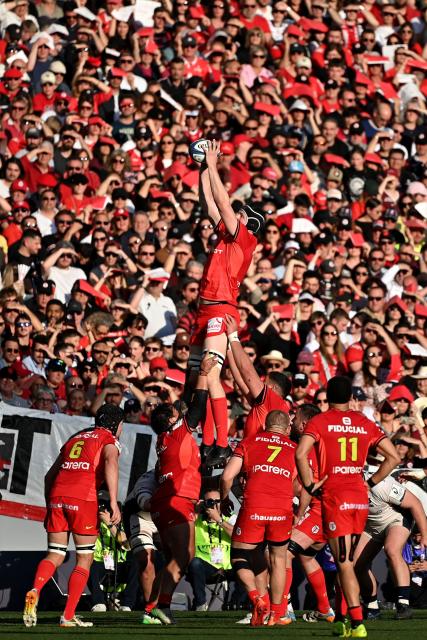 Toulouse's French lock Thibaud Flament grabs the ball in a line out during the European Rugby Champions Cup round of 16 rugby union match between Stade Toulousain and Bristol at the Ernest-Wallon stadium in Toulouse, south-western France on April 4, 2026. (Photo by Matthieu RONDEL / AFP)
