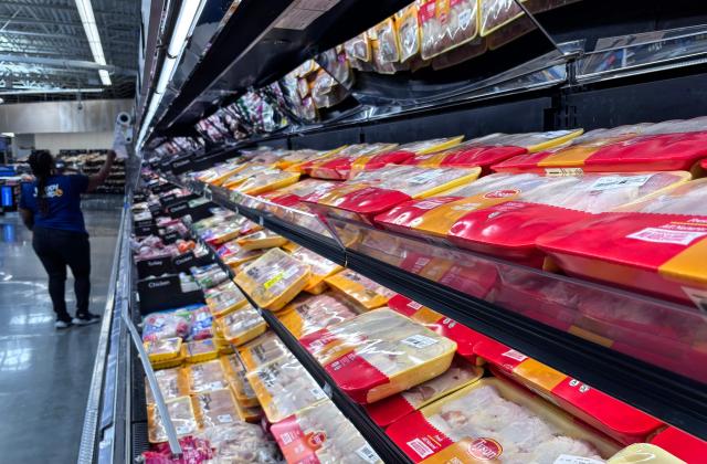 (FILES) Packages of ground beef are seen at a supermarket in Houston, Texas, on March 17, 2026. First it was protein, now it's fiber: the "maxxing" mindset has permeated social media, as wellness influencers insist that loading up on certain nutrients is the key to vitality and a life-changing gut glow-up. (Photo by RONALDO SCHEMIDT / AFP)