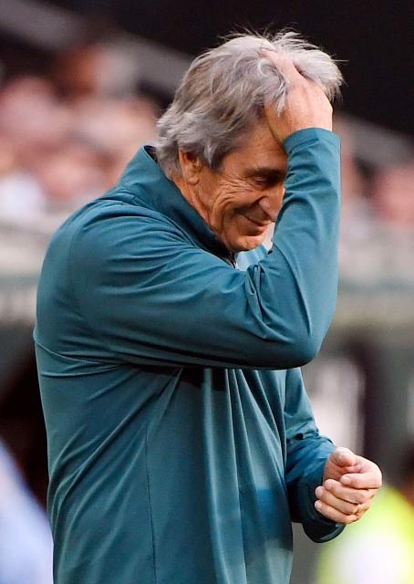 Real Betis' Chilean coach Manuel Pellegrini reacts during the Spanish league football match between Real Betis and RCD Espanyol at Benito Villamarin Stadium in Seville on April 4, 2026. (Photo by CRISTINA QUICLER / AFP)