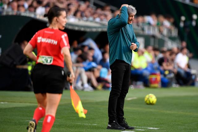 Real Betis' Chilean coach Manuel Pellegrini reacts during the Spanish league football match between Real Betis and RCD Espanyol at Benito Villamarin Stadium in Seville on April 4, 2026. (Photo by CRISTINA QUICLER / AFP)