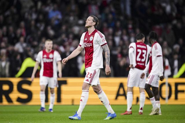 Ajax's Dutch defender #25 Wout Weghorst reacts during the Dutch Eredivisie football match between AFC Ajax and FC Twente at the Johan Cruijff ArenA in Amsterdam on April 4, 2026. (Photo by Olaf Kraak / ANP / AFP) / Netherlands OUT