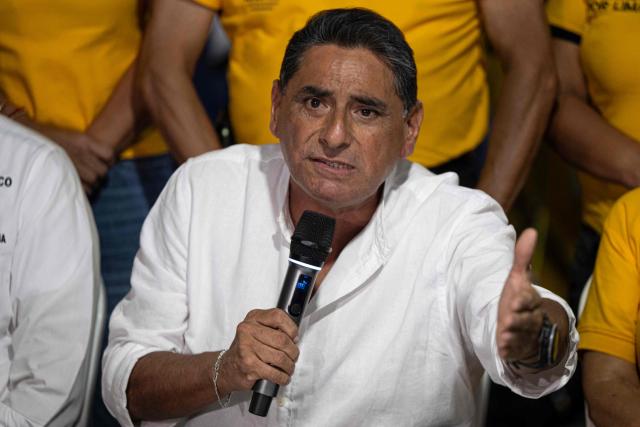 Peru's presidential candidate Carlos Alvarez for the Pais Para Todos party speaks during a campaign rally in San Juan de Lurigancho, on the outskirts of Lima, on April 4, 2026. Peru will hold presidential elections on April 12. (Photo by ERNESTO BENAVIDES / AFP)