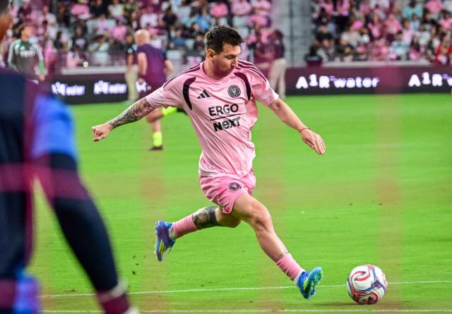 Inter Miami's Argentine forward #10 Lionel Messi warms up before the start of a Major League Soccer (MLS) regular season football match between Inter Miami CF and Austin FC at the newly inaugurated NU Stadium in Miami, Florida, on April 4, 2026. (Photo by Giorgio VIERA / AFP)