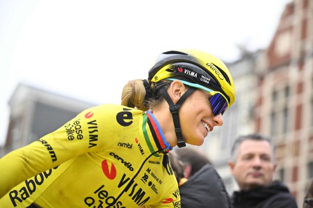 French Pauline Ferrand Prevot of Team Visma-Lease a Bike arrives to take the start of the women's race of the 'Ronde van Vlaanderen/ Tour des Flandres/ Tour of Flanders' UCI WorldTour one day cycling race, 164,1 km with start and finish in Oudenaarde, on April 5, 2026. (Photo by JASPER JACOBS / Belga / AFP) / Belgium OUT