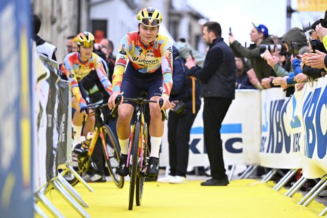 SD Worx-Protime's Belgian rider Lotte Kopecky arrives to take the start of the women's race of the 'Ronde van Vlaanderen/ Tour des Flandres/ Tour of Flanders' UCI WorldTour one day cycling race, 164,1 km with start and finish in Oudenaarde, on April 5, 2026. (Photo by JASPER JACOBS / Belga / AFP) / Belgium OUT