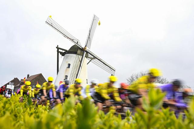 The pack of riders (peloton) cycles during the women's race of the 'Ronde van Vlaanderen/ Tour des Flandres/ Tour of Flanders' UCI WorldTour one day cycling race, 164,1 km with start and finish in Oudenaarde, on April 5, 2026. (Photo by JASPER JACOBS / Belga / AFP) / Belgium OUT