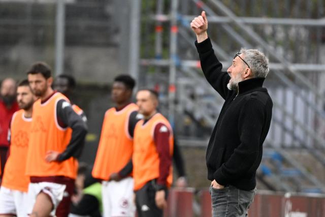 Metz's French head coach Benoit Tavenot gestures during the French L1 football match between FC Metz and FC Nantes at Saint-Symphorien stadium in Longeville-les-Metz, northeastern France, on April 5, 2026. (Photo by Jean-Christophe VERHAEGEN / AFP)