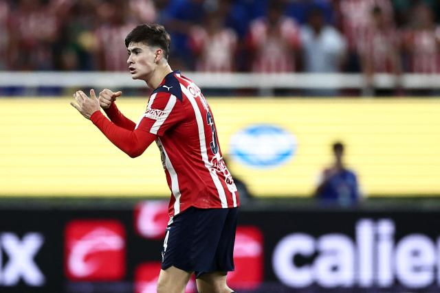 Guadalajara's forward #34 Armando Gonzalez celebrates scoring his team's first goal during the Liga MX Clausura football match between Guadalajara and Pumas at Akron stadium in Zapopan, Jalisco state, Mexico, on April 5, 2026. (Photo by Ulises Ruiz / AFP)