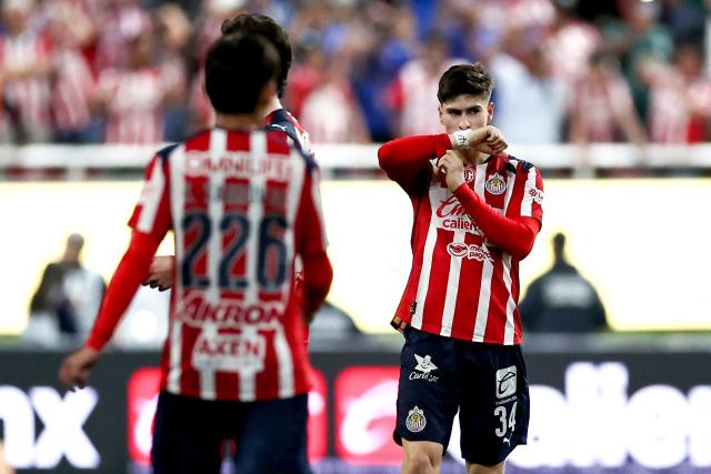 TOPSHOT - Guadalajara's forward #34 Armando Gonzalez celebrates scoring his team's second goal during the Liga MX Clausura football match between Guadalajara and Pumas at Akron stadium in Zapopan, Jalisco state, Mexico, on April 5, 2026. (Photo by Ulises Ruiz / AFP)
