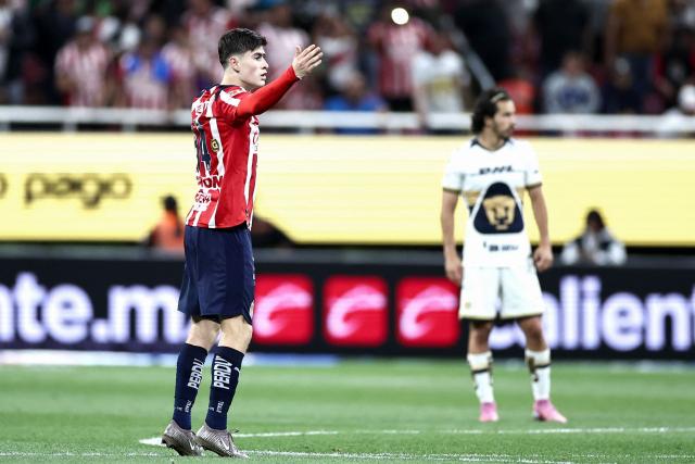 Guadalajara's forward #34 Armando Gonzalez celebrates scoring his team's second goal during the Liga MX Clausura football match between Guadalajara and Pumas at Akron stadium in Zapopan, Jalisco state, Mexico, on April 5, 2026. (Photo by Ulises Ruiz / AFP)