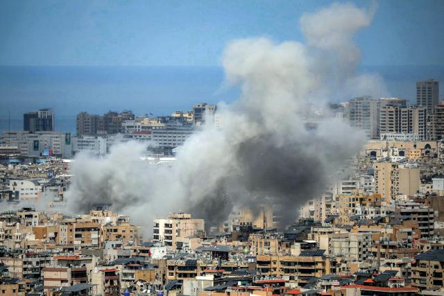 Smoke rises from the site of an Israeli strike in Beirut's southern suburbs on April 6, 2026. A strike hit Beirut's southern suburbs on April 6 after Israel's army issued an evacuation warning for the area, the latest raid since war erupted between Israel and Hezbollah last month. (Photo by ibrahim AMRO / AFP) / 