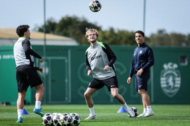 Sporting’s Danish midfielder #42 Morten Hjulmand and teammates attend a training session on the eve of their UEFA Champions League quarter final first leg football match against Arsenal, in Alcochete, outskirts of Lisbon on April 6, 2026. (Photo by PATRICIA DE MELO MOREIRA / AFP)