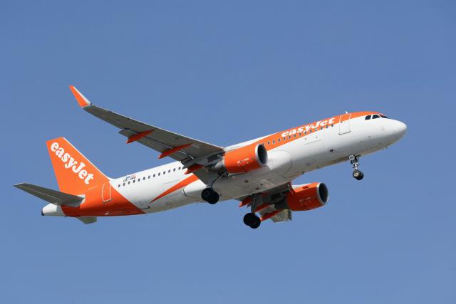This photograph shows an EasyJet Airbus A320 aircraft taking off at Orly airport on April 6, 2026. Despite a call for a strike on Easter on April 6, 2026 in France, EasyJet told AFP that it does not, “for the moment,” plan to cancel any flights, while the union accuses management of “breaking” the movement by offering bonuses of 700 euros to encourage staff to work. (Photo by Thomas SAMSON / AFP)