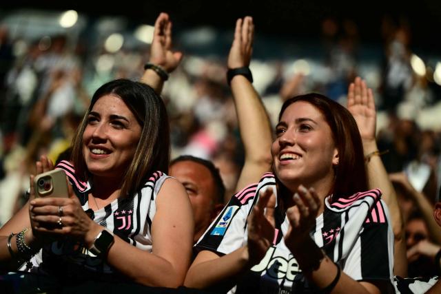 Juventus supporters cheer before the Italian Serie A football match between Juventus and Genoa at the Allianz stadium in Turin, on April 6, 2026. (Photo by Marco BERTORELLO / AFP)