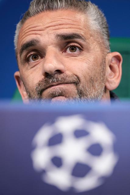 Sporting’s coach Rui Borges attends a press conference on the eve of the UEFA Champions League quarter final first leg football match against Arsenal, at Alvalade stadium in Lisbon, on April 6, 2026. (Photo by PATRICIA DE MELO MOREIRA / AFP)