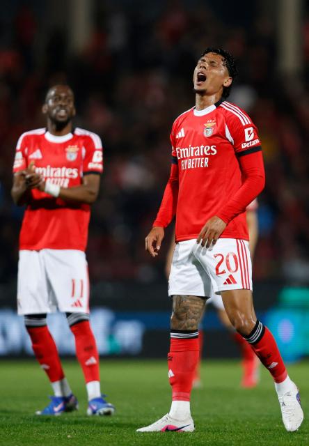 SL Benfica's Colombian midfielder #20 Richard Rios reacts during the Portuguese League football match between Casa Pia AC and SL Benfica at Rio Maior Municipal Stadium on April 6, 2026. (Photo by FILIPE AMORIM / AFP)