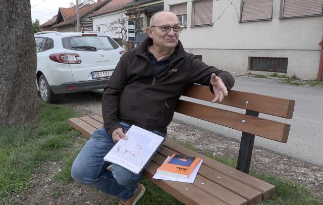 Davorin Cetin, anti-personnel mine blast survivor and also an advocate for mine victims, speaks to a journalist in Sisak, on March 24, 2026. More than 30 years after the independence war, that left behind around 107,000 landmines and 470,000 unexploded ordnances, Croatia is declared mine-free, a historic milestone for the country. (Photo by Tina SMOLE / AFP)