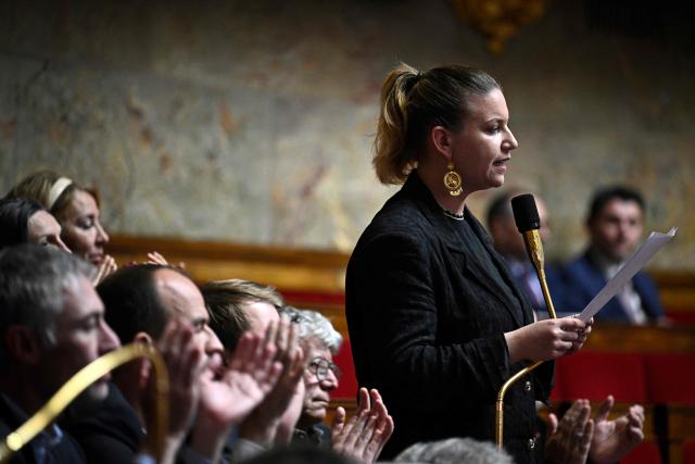 President of La France Insoumise - Nouveau Front Populaire parliamentary group Mathilde Panot speaks during a session of questions to the government at The National Assembly, France's lower house of parliament in Paris on April 7, 2026. (Photo by JULIEN DE ROSA / AFP)