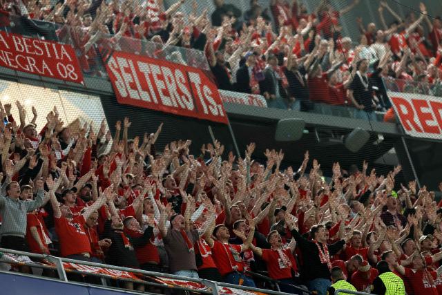 Bayern Munich fans cheer before the UEFA Champions League quarter final first leg football match between Real Madrid CF and FC Bayern Munich at Santiago Bernabeu Stadium in Madrid on April 7, 2026. (Photo by Oscar DEL POZO / AFP)