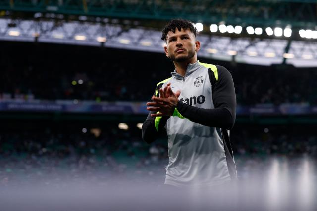 Sporting CP’s Colombian forward Luis Suarez #97 gestures before the UEFA Champions League quarter final first leg football match between Sporting CP and Arsenal at Jose Alvalade stadium in Lisbon on April 7, 2026. (Photo by Patricia DE MELO MOREIRA / AFP)