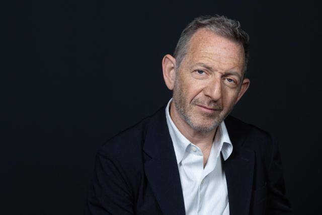 French sociologist, journalist and radio host Guillaume Erner poses during a photo session in Paris on April 8, 2026. (Photo by Geoffroy VAN DER HASSELT / AFP)
