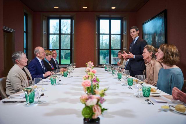 Netherlands' Prime Minister Rob Jetten (R) speaks during a dinner organised for the visit of Ireland's Prime Minister Micheal Martin at the Catshuis in The Hague on April 8, 2026. (Photo by Phil Nijhuis / ANP / AFP) / Netherlands OUT