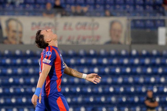 San Lorenzo's forward #29 Rodrigo Auzmendi reacts  during the Copa Sudamericana group stage football match between Paraguay's Deportivo Recoleta and Argentina's San Lorenzo at the Defensores del Chaco stadium in Asuncion on April 8, 2026. (Photo by Daniel Duarte / AFP)
