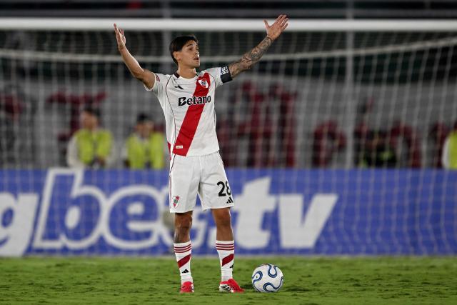 River Plate's defender #28 Lucas Martinez Quarta gestures during the Copa Sudamericana group stage football match between Bolivia's Blooming and Argentina's River Plate at the Ramon Aguilera Costas stadium in Santa Cruz de la Sierra, Bolivia, on April 8, 2026. (Photo by AIZAR RALDES / AFP)