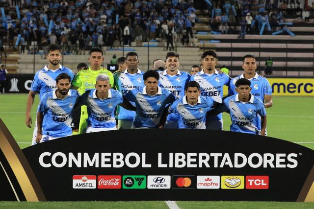 Players of Sporting Cristal pose for a picture ahead of the Copa Libertadores group stage football match between Peru's Sporting Cristal and Paraguay's Cerro Porteno at the Nacional stadium in Lima, on April 8, 2026. (Photo by Connie FRANCE / AFP)