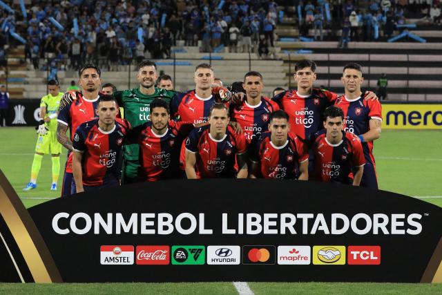 Players of Cerro Porteno pose for a picture ahead of the Copa Libertadores group stage football match between Peru's Sporting Cristal and Paraguay's Cerro Porteno at the Nacional stadium in Lima, on April 8, 2026. (Photo by Connie FRANCE / AFP)