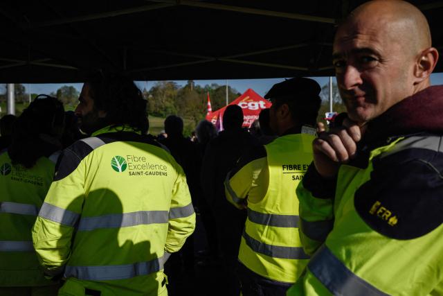Employees paper pulp producer Fibre Excellence take part in a rally in a rally outside the group's Saint-Gaudens site as the company faces a potential receivership, in Saint-Gaudens, south western France on April 9, 2026. The Fibre Excellence group, which employs 670 people, 275 in Saint-Gaudens and 270 in Tarascon, produces 500,000 tonnes annually out of the two million tonnes of paper pulp consumed in France. It is owned by Jackson Wijaya, whose family runs the Indonesian global paper giant Asia Pulp and Paper. (Photo by Ed JONES / AFP)