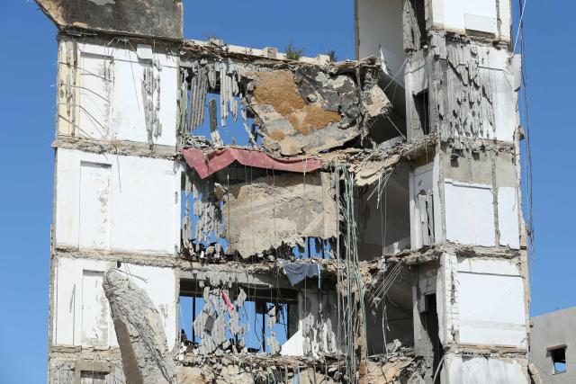 A picture shows destruction an Israeli airstrike that targeted a religious Shiite complex the day before in the southern Lebanese coastal city of Sidon on April 9, 2026. Calls were mounting for the ceasefire between the US and Iran to be extended to Israel's war with Hezbollah, after a massive wave of Israeli strikes on Lebanon killed more than 200 people. (Photo by Mahmoud ZAYYAT / AFP)