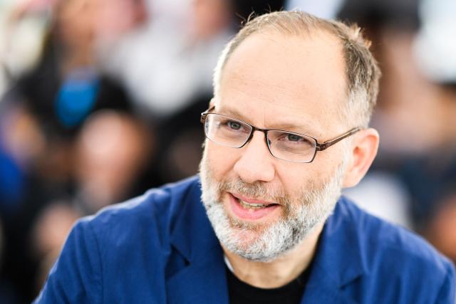 (FILES) US director Ira Sachs poses during a photocall for the film "Frankie" at the 72nd edition of the Cannes Film Festival in Cannes, southern France, on May 21, 2019. Iranian filmmaker Asghar Farhadi, Pedro Almodovar – making his seventh appearance in the competition – exiled Russian director Andrei Zvyagintsev, and previous winners Hirokazu Kore-eda and Cristian Mungiu will be vying for the Palme d’Or at the 79th Cannes Film Festival. The selection, announced on April 9, 2026, includes just one US director, Ira Sachs, whilst the major Hollywood studios are notably absent from this year’s festival, which will take place from May 12 to 23, 2026. (Photo by Alberto PIZZOLI / AFP)