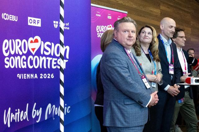 Vienna’s mayor Michael Ludwig (L) attends a press conference at the Eurovision Song Contest (ESC) venue at the Stadthalle in Vienna during a media tour on April 9, 2026. The Austrian capital Vienna will host the Eurovision Song Contest 2026 from May 12 to 16, 2026. (Photo by Joe Klamar / APA / AFP) / ALTERNATIVE CROP