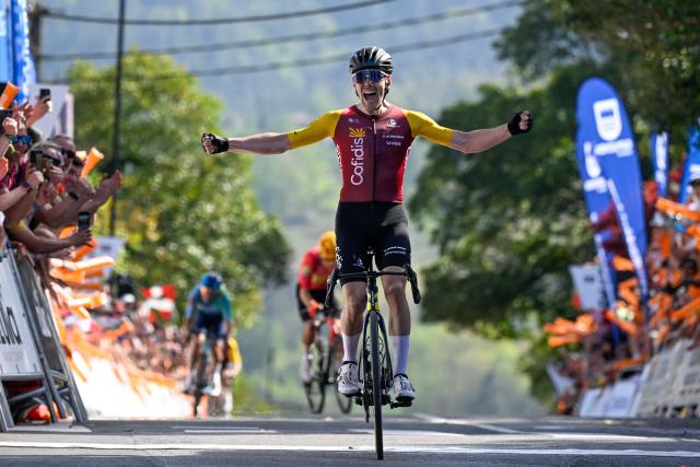 Team Cofidis' Spanish rider Alex Aranburu celebrates as he crosses the finish line to win the fourth stage of the Basque Country's Itzulia cycling tour, a 167.2 km race starting and finishing in Galdakao, on April 9, 2026. (Photo by ANDER GILLENEA / AFP)