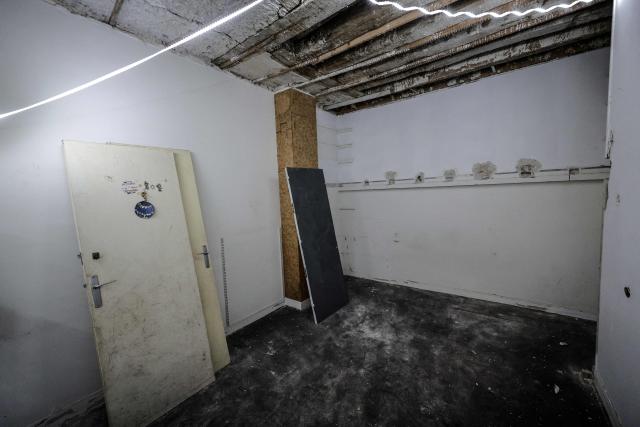 This photograph shows inside an appartment in an unsanitary housing building in central Paris on April 9, 2026. (Photo by STEPHANE DE SAKUTIN / AFP)