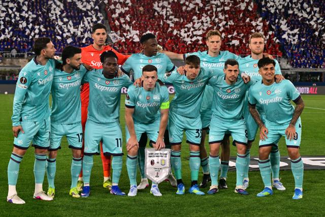 Bologna's team players pose before the UEFA Europa League quarter final first leg football match between Bologna and Aston Villa at the Renato Dall'Ara stadium in Bologna on April 9, 2026. (Photo by Stefano RELLANDINI / AFP)